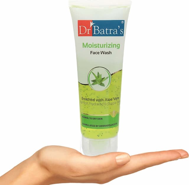 Dr Batra'S Moisturizing Face Wash Enriched With Aloe Vera Soft, Hydrated & Supple Skin - 100 Gm