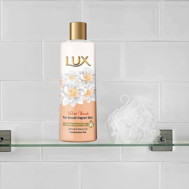 Lux Velvet Touch Body Wash With Jasmine And Almond Oil - 100 Ml
