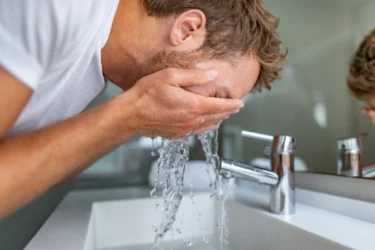 washing eye