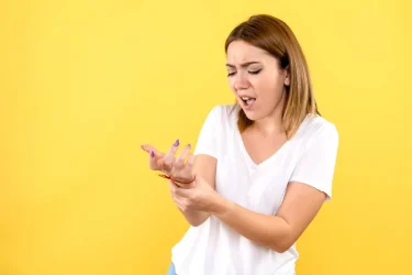 finger and wrist joint pain